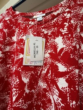 LuLaRoe Morelia XL Red & White Floral Pullover